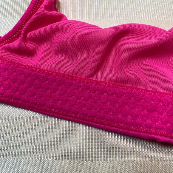 Champion Hot Pink Sports Bra Full Coverage Intimates Sz 36-39 C/D Back Closure - Picture 8 of 11